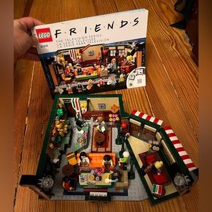 Lego Friends television series Central Perk set